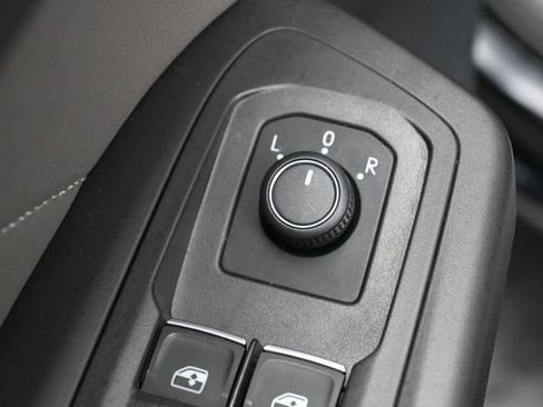 Used 2023 Volkswagen Atlas Cross Sport SE FWD image 12