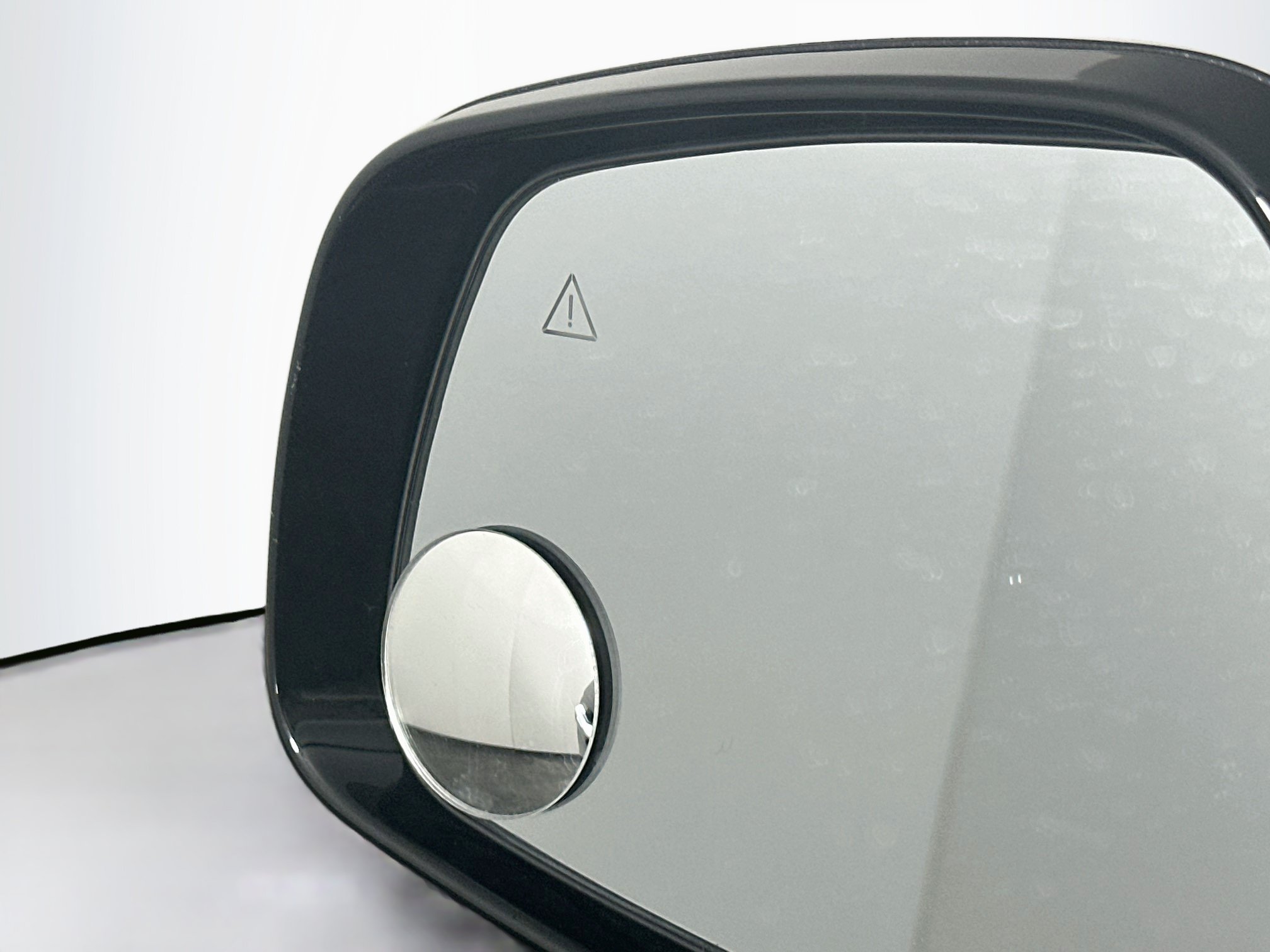 Used 2026 Kia Carnival FWD image 16