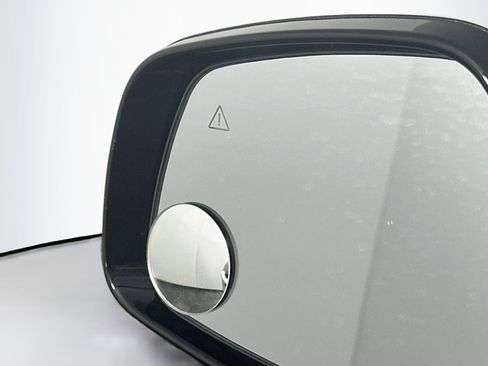 Used 2026 Kia Carnival FWD image 16