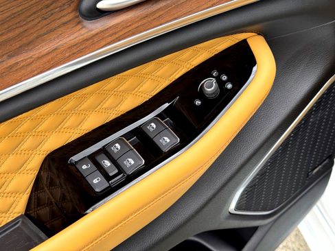 Used 2023 Jeep Grand Cherokee L Summit image 18