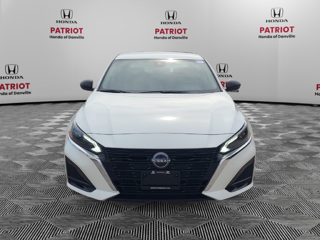 Used 2024 Nissan Altima 2.5 SV FWD image 8