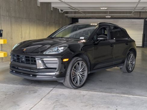 Used 2025 Porsche Macan image 42