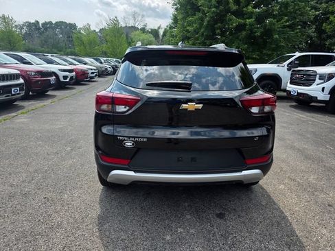 Used 2023 Chevrolet TrailBlazer LT FWD image 3