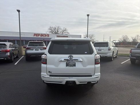 Used 2016 Toyota 4Runner Limited image 17