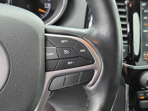 Used 2019 Jeep Grand Cherokee Altitude image 21