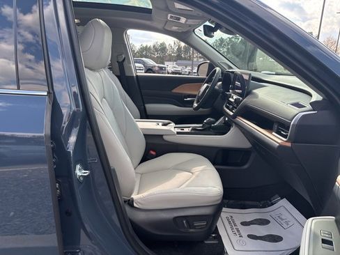 Used 2026 Toyota Grand Highlander Limited image 21