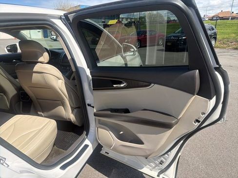Used 2017 Lincoln MKX Select w/ Lincoln MKX Climate Package AWD/4WD image 19