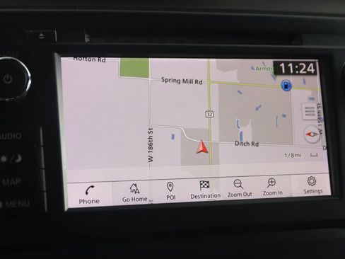 Used 2019 Nissan Titan SV w/ SV Convenience Package image 9