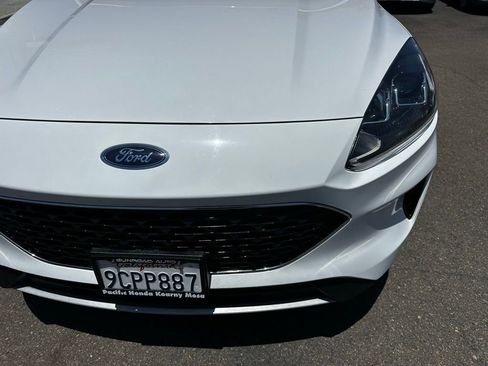 Used 2022 Ford Escape SE FWD image 4