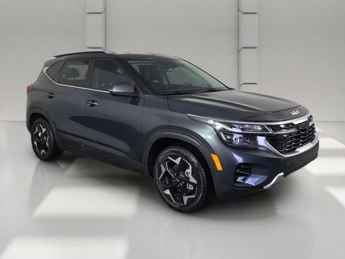 Used 2024 Kia Seltos EX FWD image 2
