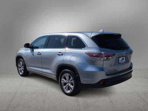 Used 2016 Toyota Highlander Plus AWD/4WD image 6