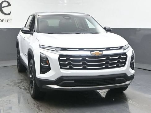 New 2026 Chevrolet Equinox LT w/ Convenience Package II FWD image 29