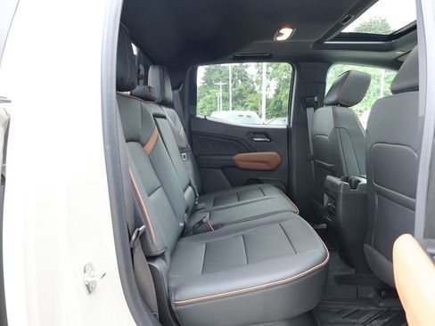 New 2026 GMC Canyon AT4 w/ Nightfall Edition AWD/4WD image 38