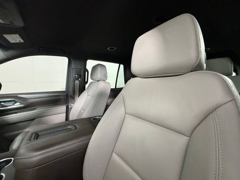Used 2024 Chevrolet Tahoe LT w/ Luxury Package RWD image 5