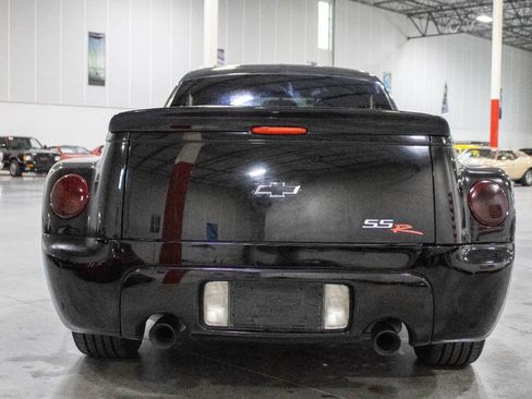 Used 2005 Chevrolet SSR LS 2dr Regular Cab Convertible w/ Preferred Equipment Group image 21