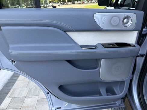 Used 2019 Lincoln Navigator Black Label w/ Cargo Package AWD/4WD image 16