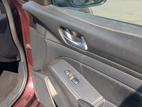 Used 2025 Nissan Altima 2.5 SV FWD image 34
