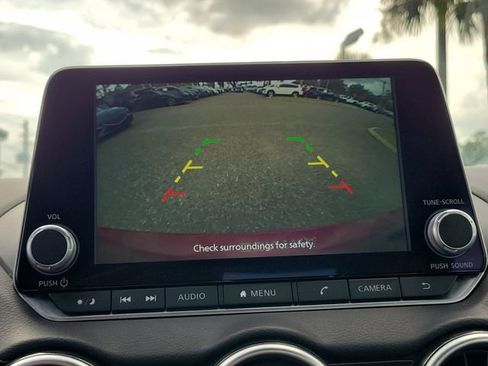Used 2024 Nissan Sentra SV FWD image 29