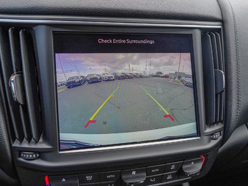 Used 2021 Maserati Levante S image 17