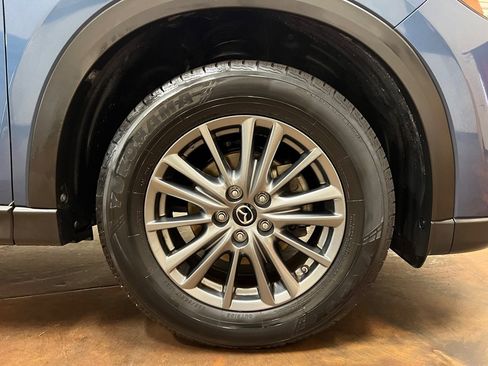 Used 2017 MAZDA CX-5 Touring w/ Preferred Equipment Package FWD image 11
