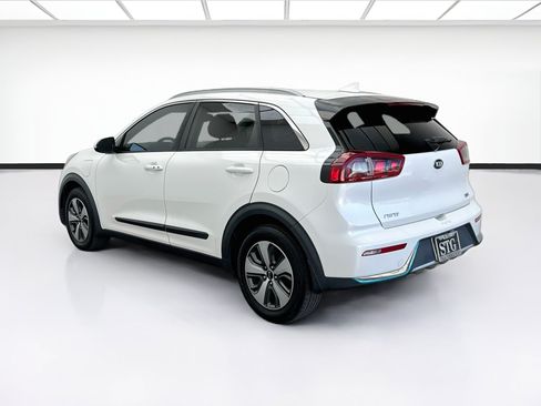 Used 2018 Kia Niro EX FWD image 6