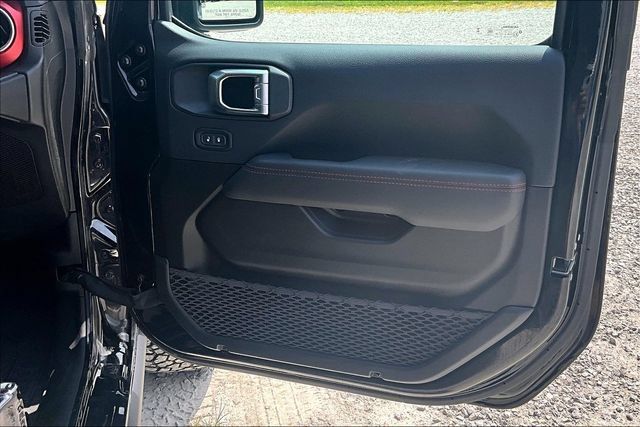 Used 2023 Jeep Gladiator Rubicon w/ LED Lighting Group AWD/4WD image 23