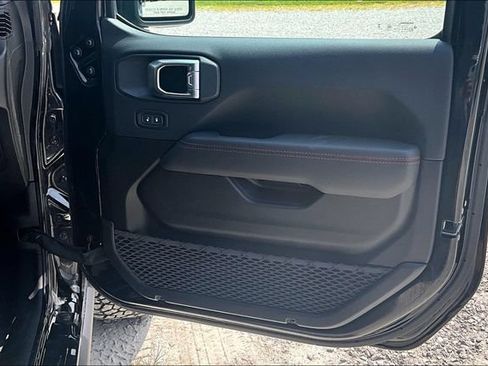 Used 2023 Jeep Gladiator Rubicon w/ LED Lighting Group AWD/4WD image 23