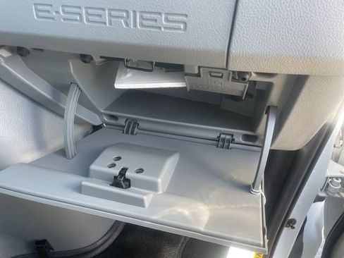 New 2027 Ford E-350 and Econoline 350 Super Duty w/ Power Equipment Group image 49