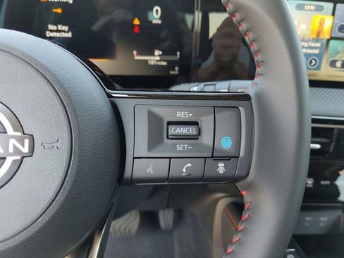 Certified 2025 Nissan Kicks SR FWD image 39