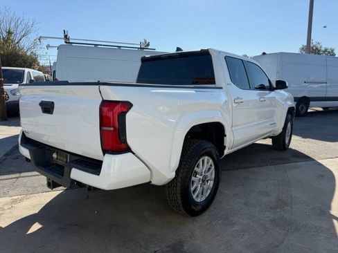 Used 2024 Toyota Tacoma SR5 AWD/4WD image 7