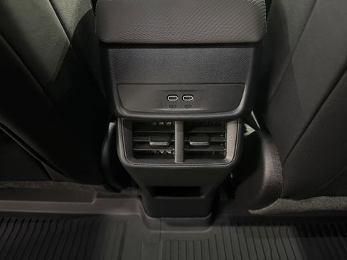 New 2026 Chevrolet Equinox LT w/ Convenience Package II image 36