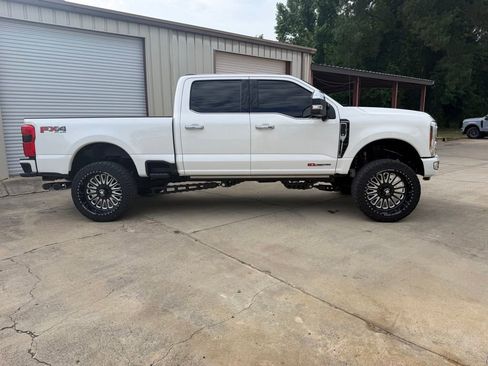 Used 2024 Ford F350 Platinum w/ FX4 Off-Road Package AWD/4WD image 5