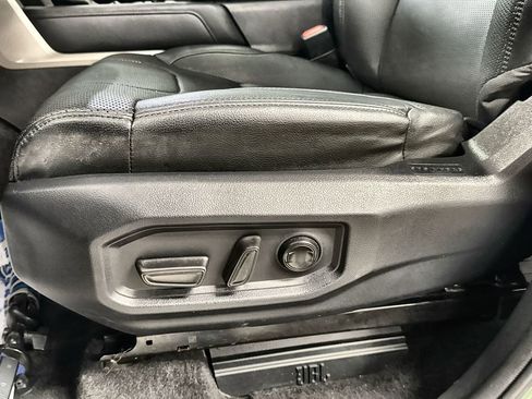 Used 2022 Toyota Tundra Limited w/ TRD Off-Road Package AWD/4WD image 13