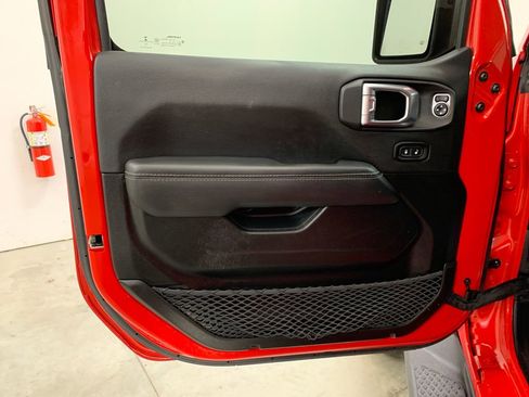 Used 2022 Jeep Gladiator Overland image 5