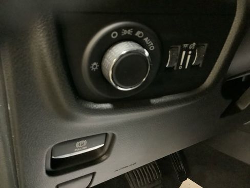 Used 2023 Jeep Grand Cherokee Altitude image 21