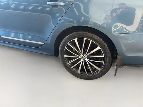 Used 2017 Volkswagen Jetta SEL image 31