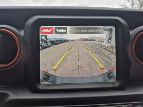 Used 2022 Jeep Gladiator Mojave w/ Cold Weather Group image 19