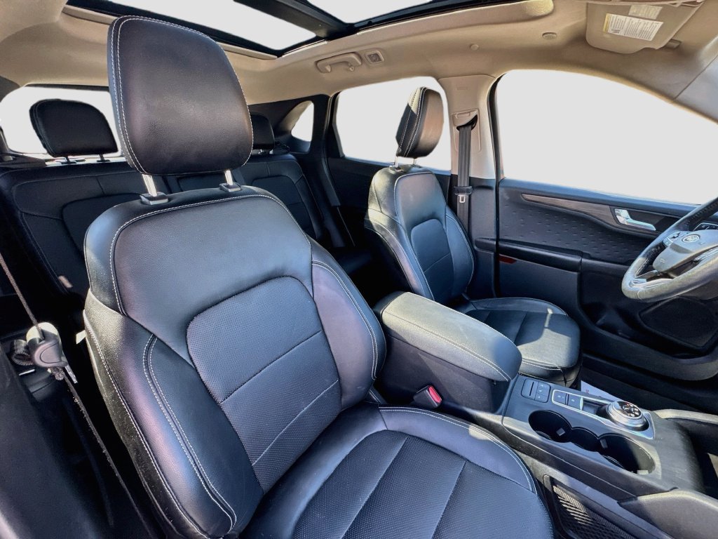 Used 2020 Ford Escape Titanium AWD/4WD image 28