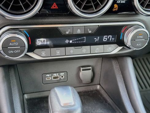 Used 2023 Nissan Sentra SR w/ SR Premium Package FWD image 17