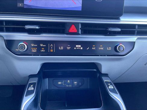 Used 2025 Kia Sorento EX image 33