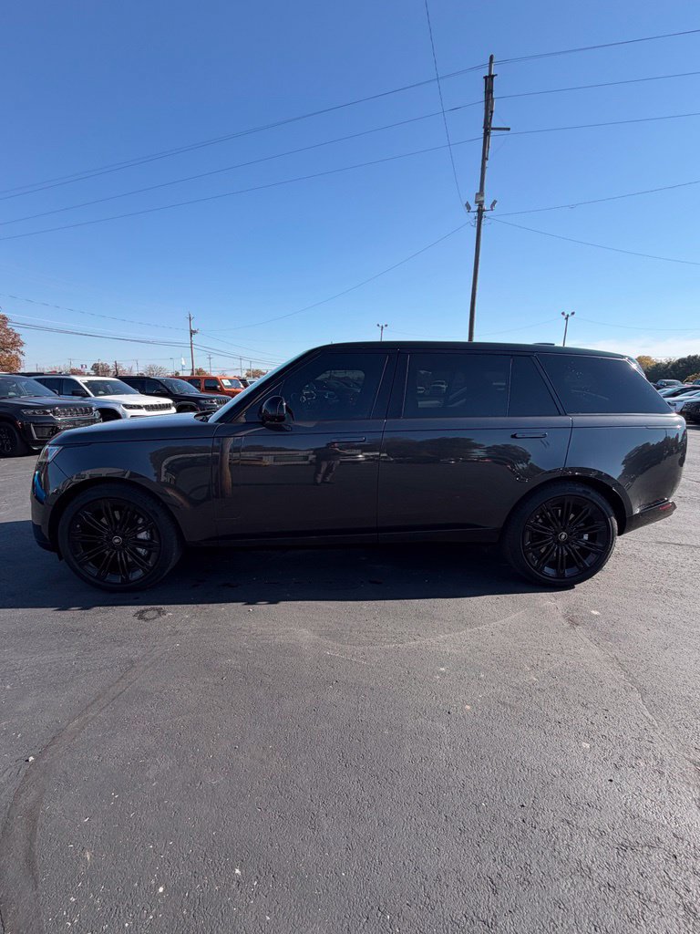 Used 2025 Land Rover Range Rover Long Wheelbase SE AWD/4WD image 2
