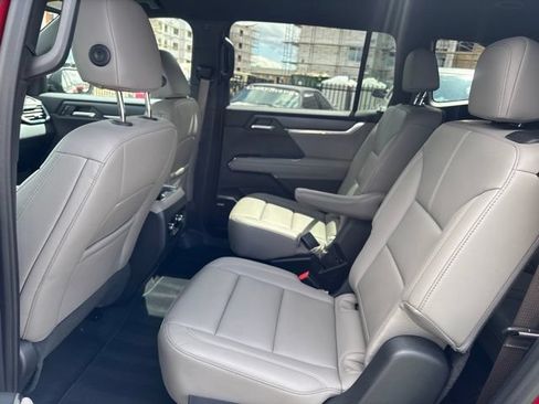 Used 2026 GMC Acadia Elevation w/ Elevation Premium Package AWD/4WD image 29