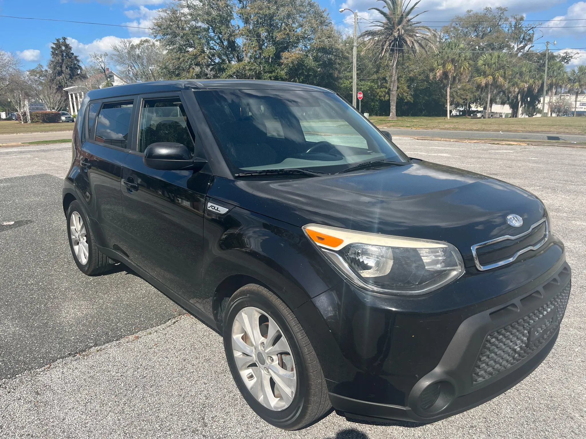 Used 2015 Kia Soul + FWD image 2