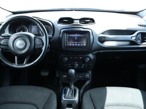 Used 2018 Jeep Renegade Altitude AWD/4WD image 10