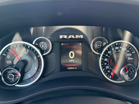 Used 2024 RAM 3500 Big Horn AWD/4WD image 34