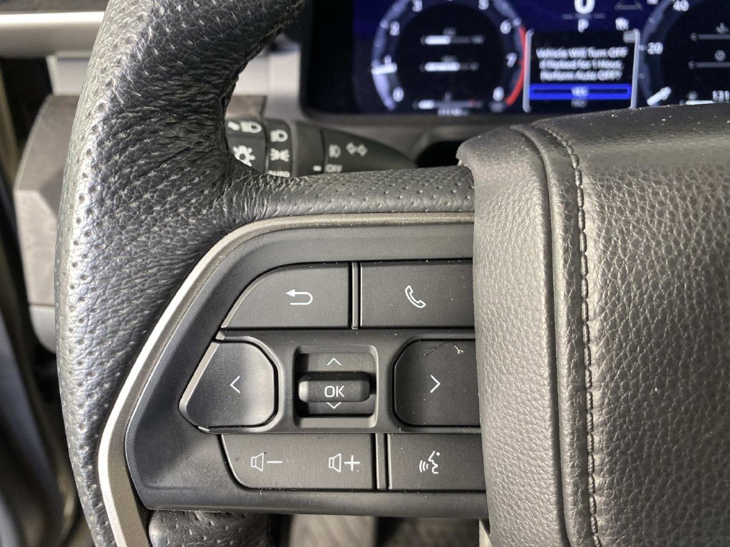 Used 2025 Toyota Tacoma Limited AWD/4WD image 18