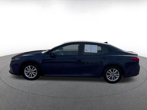 Used 2025 Toyota Camry LE image 9