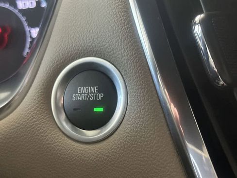 Used 2023 Chevrolet Traverse LS FWD image 17