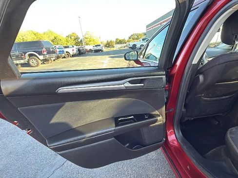 Used 2013 Ford Fusion SE FWD image 11