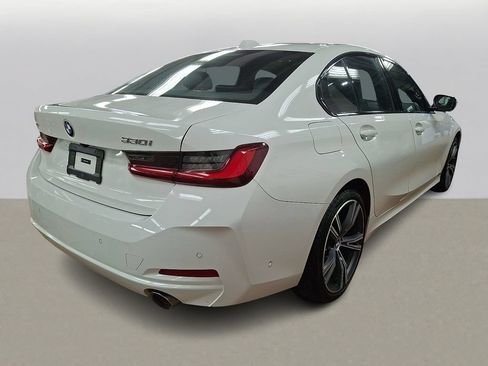 Used 2023 BMW 330i xDrive Sedan w/ Premium Package AWD/4WD image 4